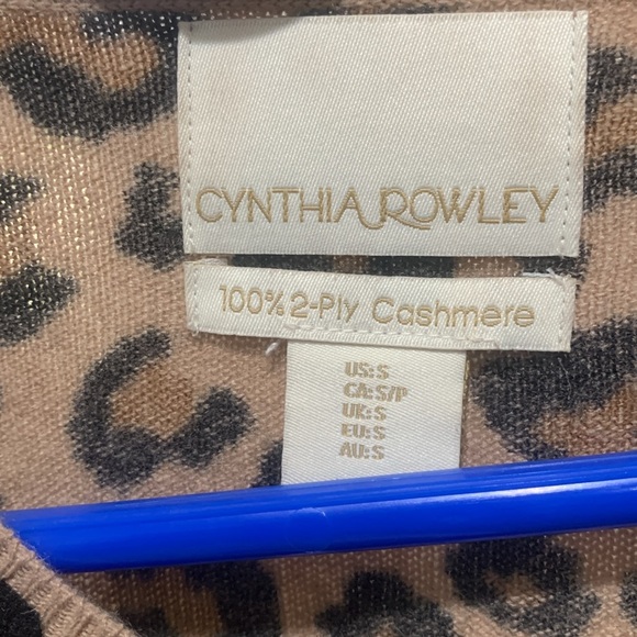-  100% cashmere Cynthia Rowley leopard print sweater size Small - Picture 2 of 3